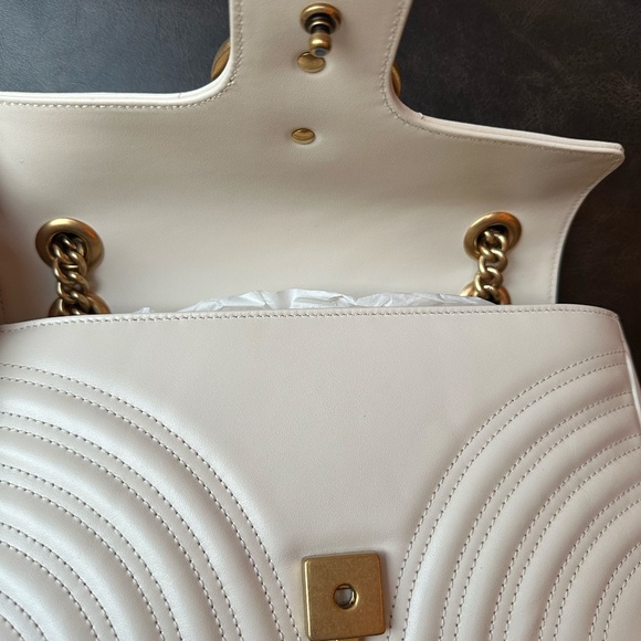 NEW Gucci GG marmont bag medium, white w/ matte gold finish - UNAVAILABLE Online - Picture 9 of 11